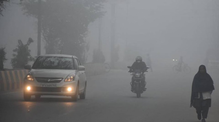 उत्तर प्रदेश में बारिश के बाद कोहरे और ठंड की स्थिति