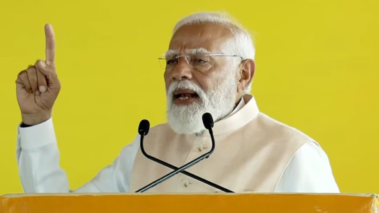 मदुरंतकम रैली में जनसभा को संबोधित करते प्रधानमंत्री नरेंद्र मोदी।