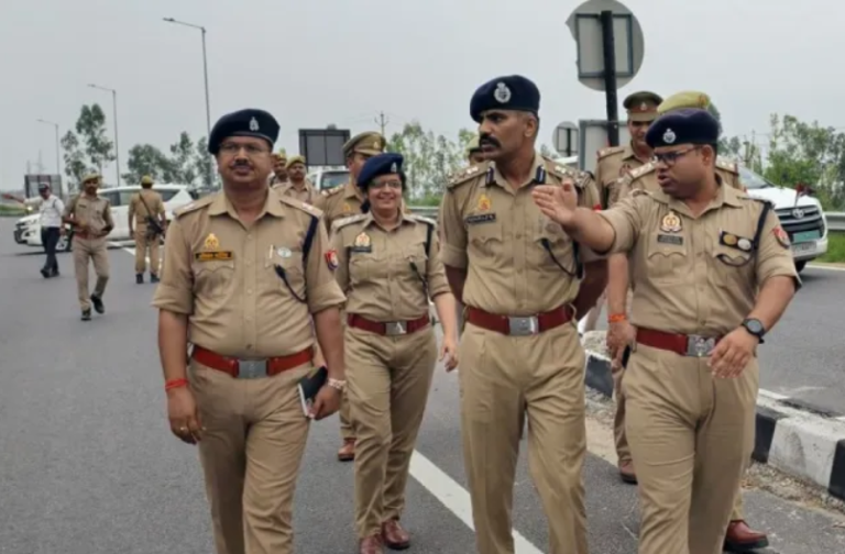 अमरोहा हिंसा के बाद तैनात पुलिस बल और सुरक्षा व्यवस्था।