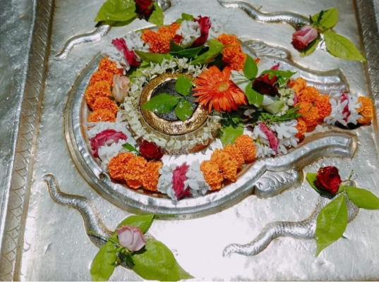 बाबा आनंदेश्वर मंदिर कानपुर परमट में शिवलिंग