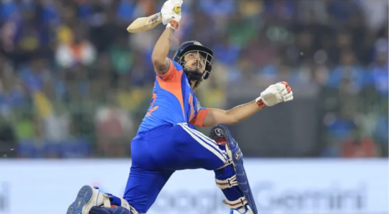 ईशान किशन पाकिस्तान के खिलाफ T20 वर्ल्ड कप 2026 में छक्का लगाते हुए