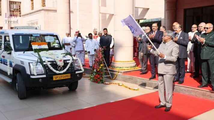 न्यायमूर्ति विक्रम नाथ विधिक सेवा वाहनों को हरी झंडी दिखाते हुए