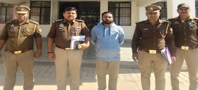 कानपुर पुलिस की गिरफ्त में आरोपी सुमित केसरवानी
