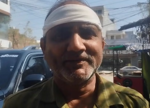कानपुर में चाइनीज मांझे से घायल युवक सुरेश विश्वकर्मा
