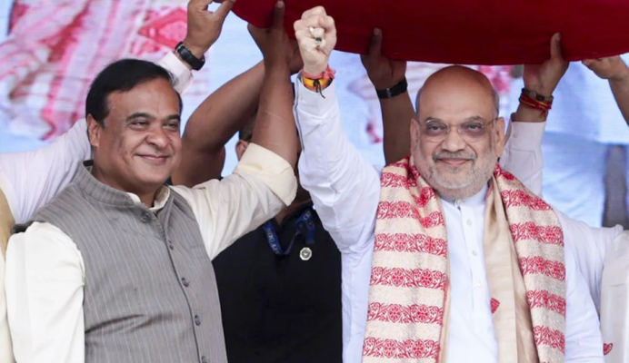 असम विधानसभा चुनाव 2026 के लिए भाजपा उम्मीदवारों की घोषणा करते हुए मुख्यमंत्री हिमंत बिस्वा सरमा का पोस्टर।