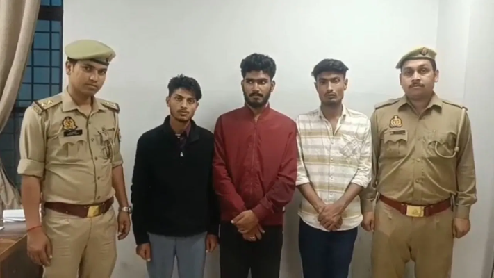 गोरखपुर पुलिस द्वारा धर्मांतरण मामले में बरामद की गई सामग्री और आरोपियों की फाइल फोटो।