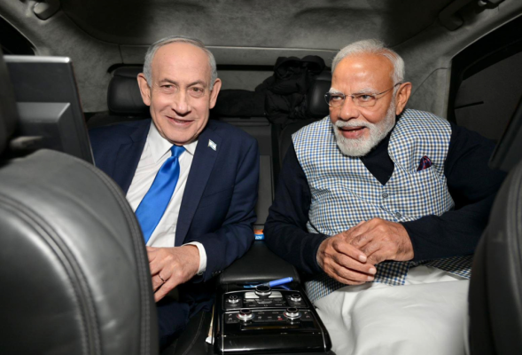 प्रधानमंत्री नरेंद्र मोदी और इजरायली पीएम बेंजामिन नेतन्याहू की कूटनीतिक मुलाकात