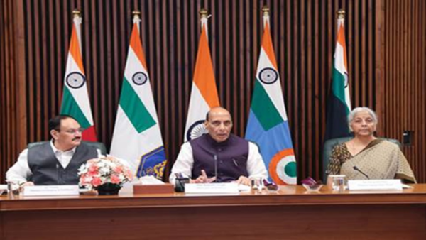 संसद भवन में रक्षा मंत्री राजनाथ सिंह की अध्यक्षता में आयोजित सर्वदलीय बैठक की झलक