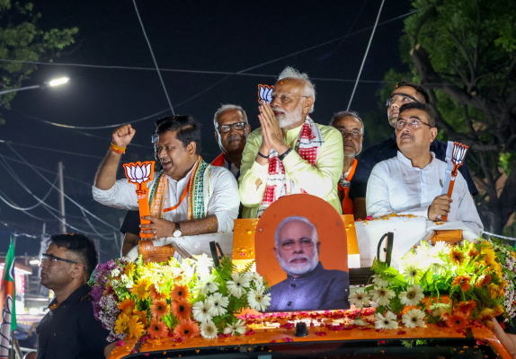 कोलकाता में भाजपा का रोड शो।