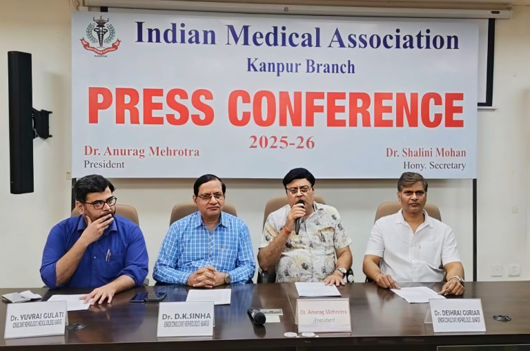 IMA कानपुर की प्रेस वार्ता में किडनी रोग विशेषज्ञों का संबोधन।