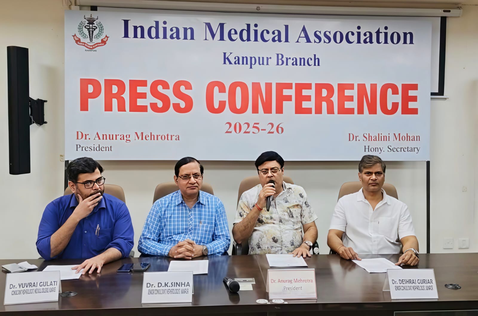 IMA कानपुर की प्रेस वार्ता में किडनी रोग विशेषज्ञों का संबोधन।