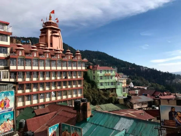 शिमला के मिडिल बाजार स्थित राम मंदिर का बाहरी दृश्य
