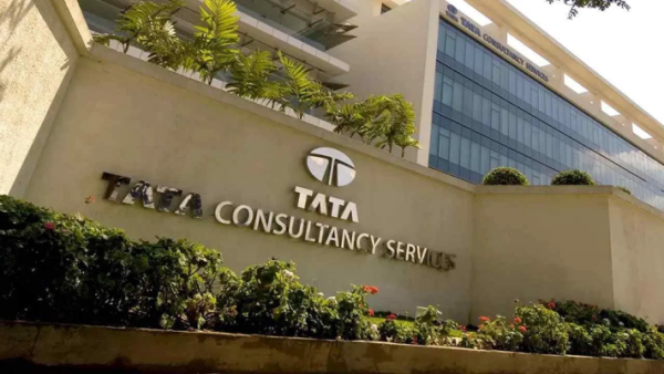टाटा कंसल्टेंसी सर्विसेज (TCS) ऑफिस बिल्डिंग की तस्वीर।