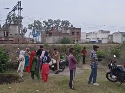 गजरौला भानपुर फाटक के पास वह स्थान जहाँ तनु का शव बरामद हुआ था।