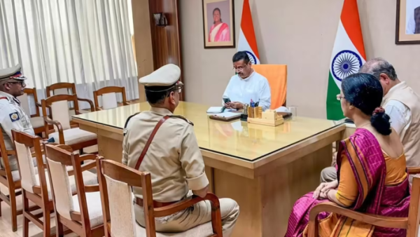 शुभेंदु अधिकारी द्वारा कानून-व्यवस्था और पश्चिम बंगाल 2021 चुनावी हिंसा मामलों की समीक्षा बैठक।