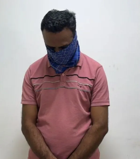 राजकोट पुलिस द्वारा गिरफ्तार आरोपी हेड कांस्टेबल इमरान राउमा की तस्वीर