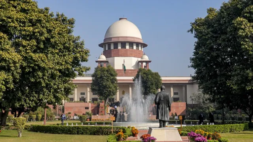 नई दिल्ली में भारत का सुप्रीम कोर्ट भवन, जहां सीजेआई सूर्यकांत की पीठ ने चुनाव आयोग के बिहार मतदाता सूची के विशेष गहन पुनरीक्षण (SIR) को वैध ठहराया।