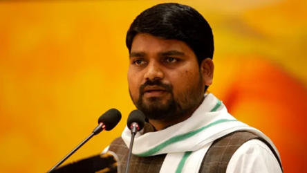 आम आदमी पार्टी के नेता चैतर वसावा, वनकर्मी हमला मामला।