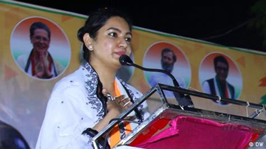 ओडिशा की पहली मुस्लिम महिला विधायक सोफिया फिरदौस भुवनेश्वर में एक राजनीतिक कार्यक्रम के दौरान।