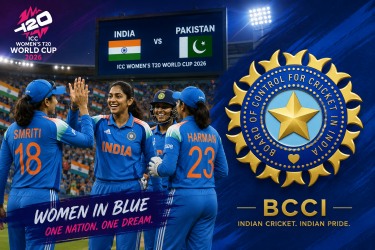 महिला टी20 विश्व कप 2026 में पाकिस्तान के खिलाफ मैच के दौरान भारतीय महिला क्रिकेट टीम की खिलाड़ी और भारतीय क्रिकेट कंट्रोल बोर्ड (BCCI) का आधिकारिक लोगो.