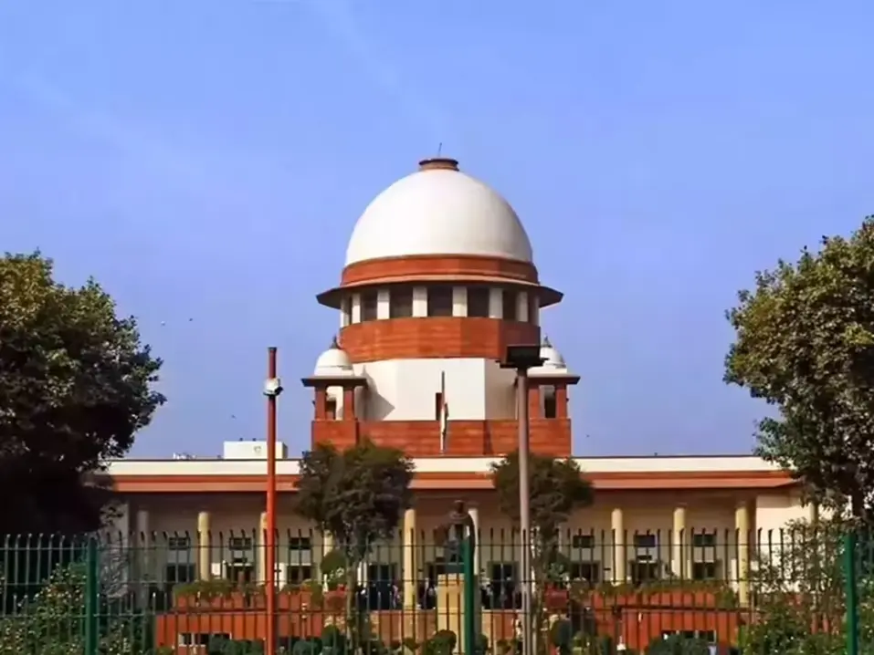 सुप्रीम कोर्ट ऑफ इंडिया की इमारत का बाहरी दृश्य