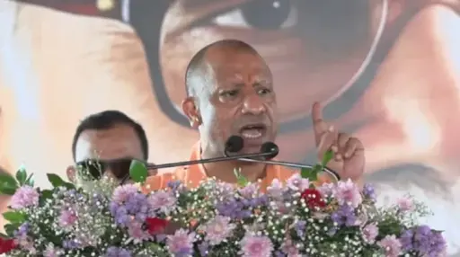 बुलंदशहर के नुमाइश ग्राउंड में जनसभा को संबोधित करते हुए मुख्यमंत्री योगी आदित्यनाथ