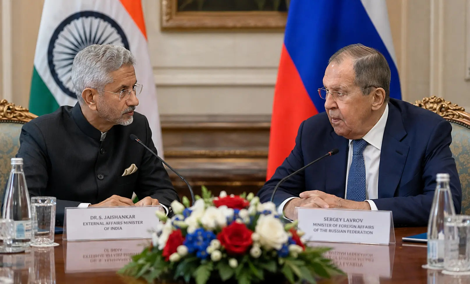 विदेश मंत्री एस. जयशंकर और रूसी विदेश मंत्री सर्गेई लावरोव द्विपक्षीय वार्ता के दौरान।